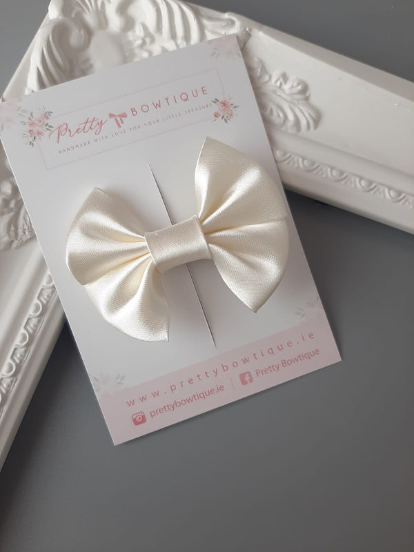 Small White or Ivory Bow