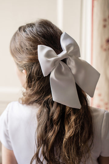 Choosing a Hair Bow for Your Communion Day
