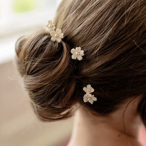 Communion hair pins, communion flower hair pins, first holy communion, first holy communion ireland, communion hairstyles ireland, communionhaier styles