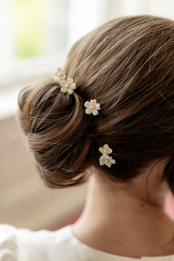 Communion hair pins, communion flower hair pins, first holy communion, first holy communion ireland, communion hairstyles ireland, communionhaier styles