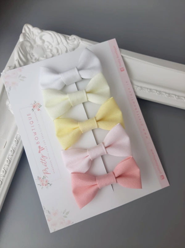 Small hair clips, baby bows, toddler clips, small hair bow, small bow, small baby bow, pink bow, small white bow, small yellow bow.