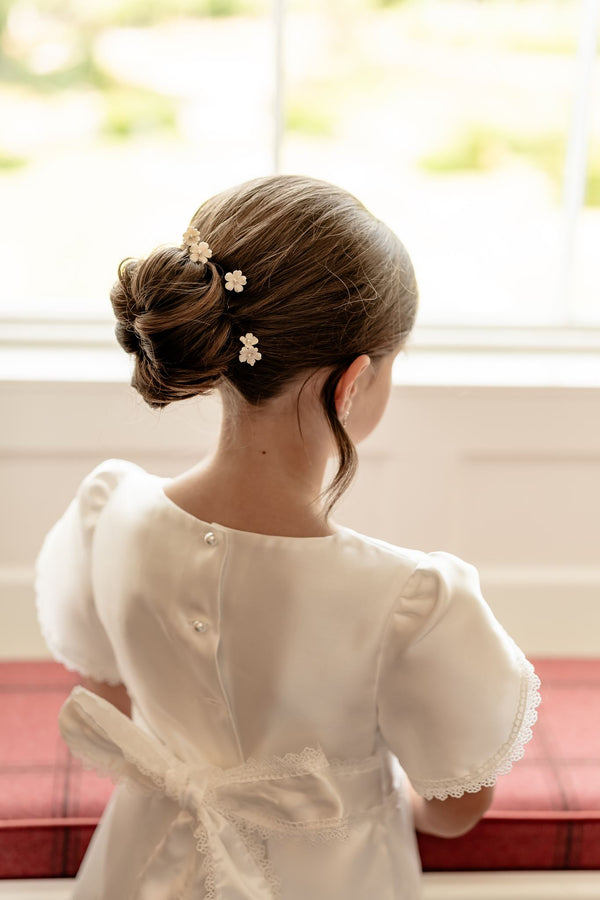 Communion hair pins, communion flower hair pins, first holy communion, first holy communion ireland, communion hairstyles ireland, communionhaier styles